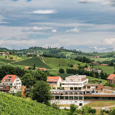 Готель Landgut Am Poessnitzberg Лойчах Екстер'єр фото