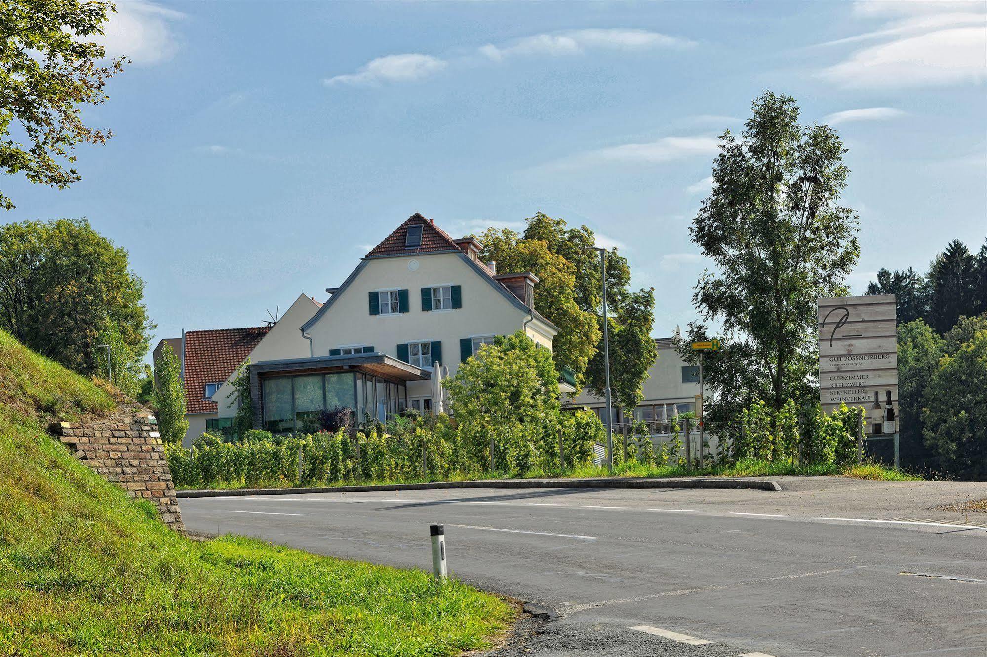 Готель Landgut Am Poessnitzberg Лойчах Екстер'єр фото